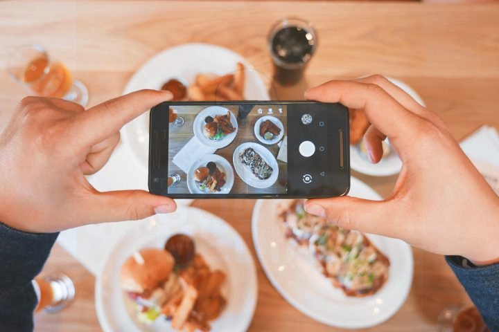 Instagram para restaurantes en la Costa del Sol. Instagram es una plataforma de medios sociales que es perfecto para los restaurantes, ya que es todo acerca de lo visual. Con Instagram, puede publicar fotos de su comida, su restaurante, su personal y sus clientes.