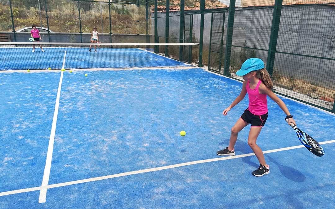 Mastering Instagram for Paddle Tennis Teachers on the Costa del Sol with The Social Media Lab Company. Instagram presents a unique opportunity to engage with potential students, showcase their expertise, and attract a wider clientele.